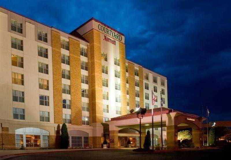 Courtyard By Marriott Pueblo Hotel Buitenkant foto