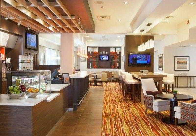 Courtyard By Marriott Pueblo Hotel Buitenkant foto