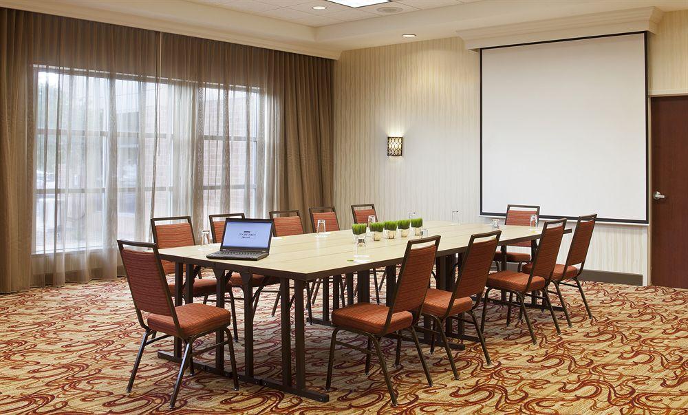 Courtyard By Marriott Pueblo Hotel Buitenkant foto