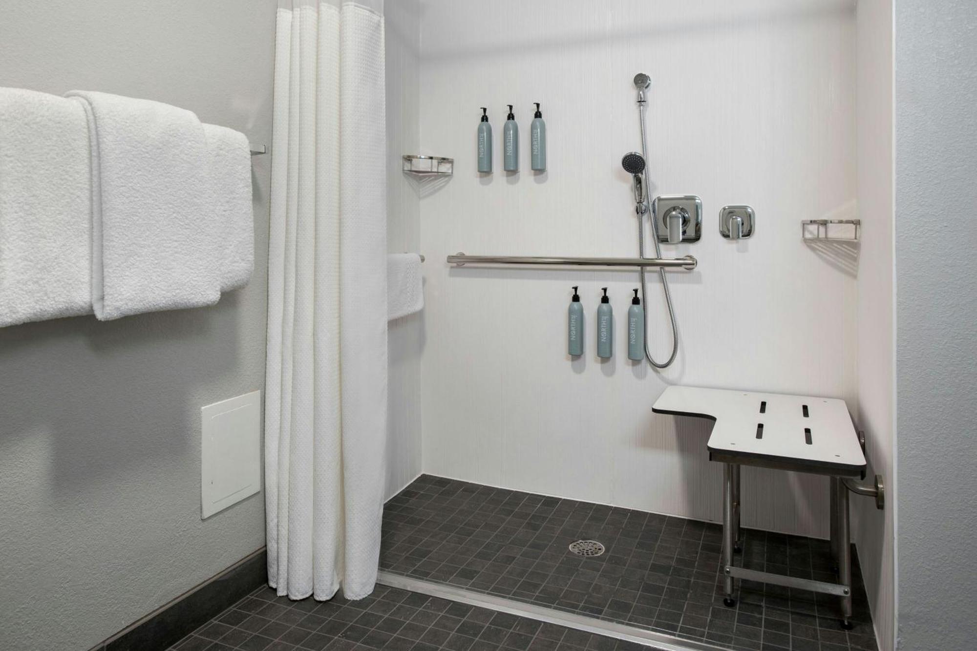 Courtyard By Marriott Pueblo Hotel Buitenkant foto