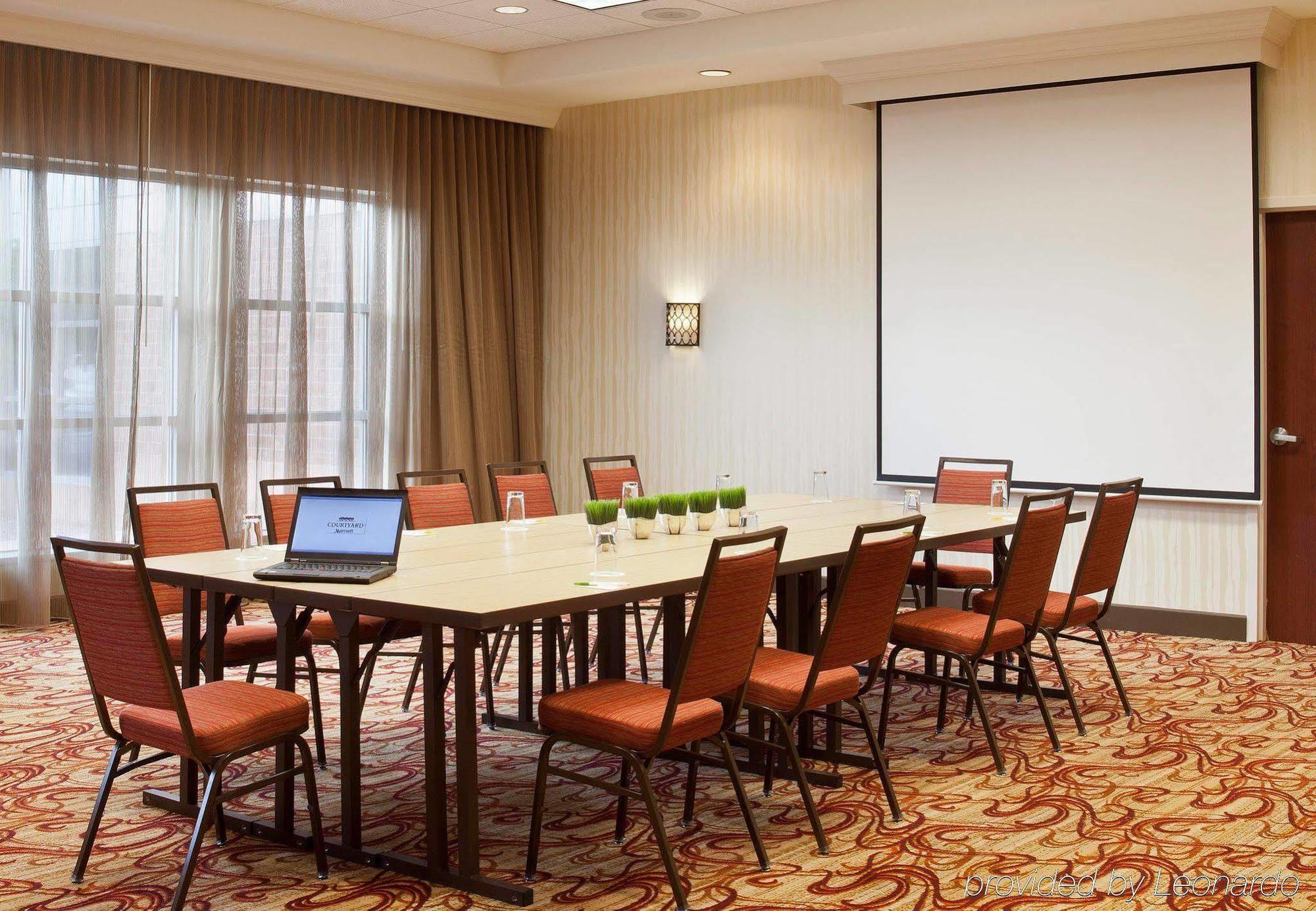 Courtyard By Marriott Pueblo Hotel Buitenkant foto