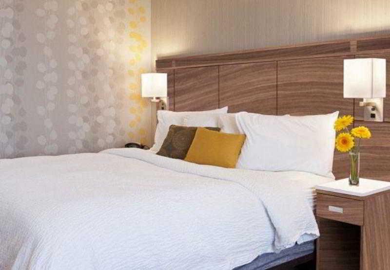 Courtyard By Marriott Pueblo Hotel Buitenkant foto