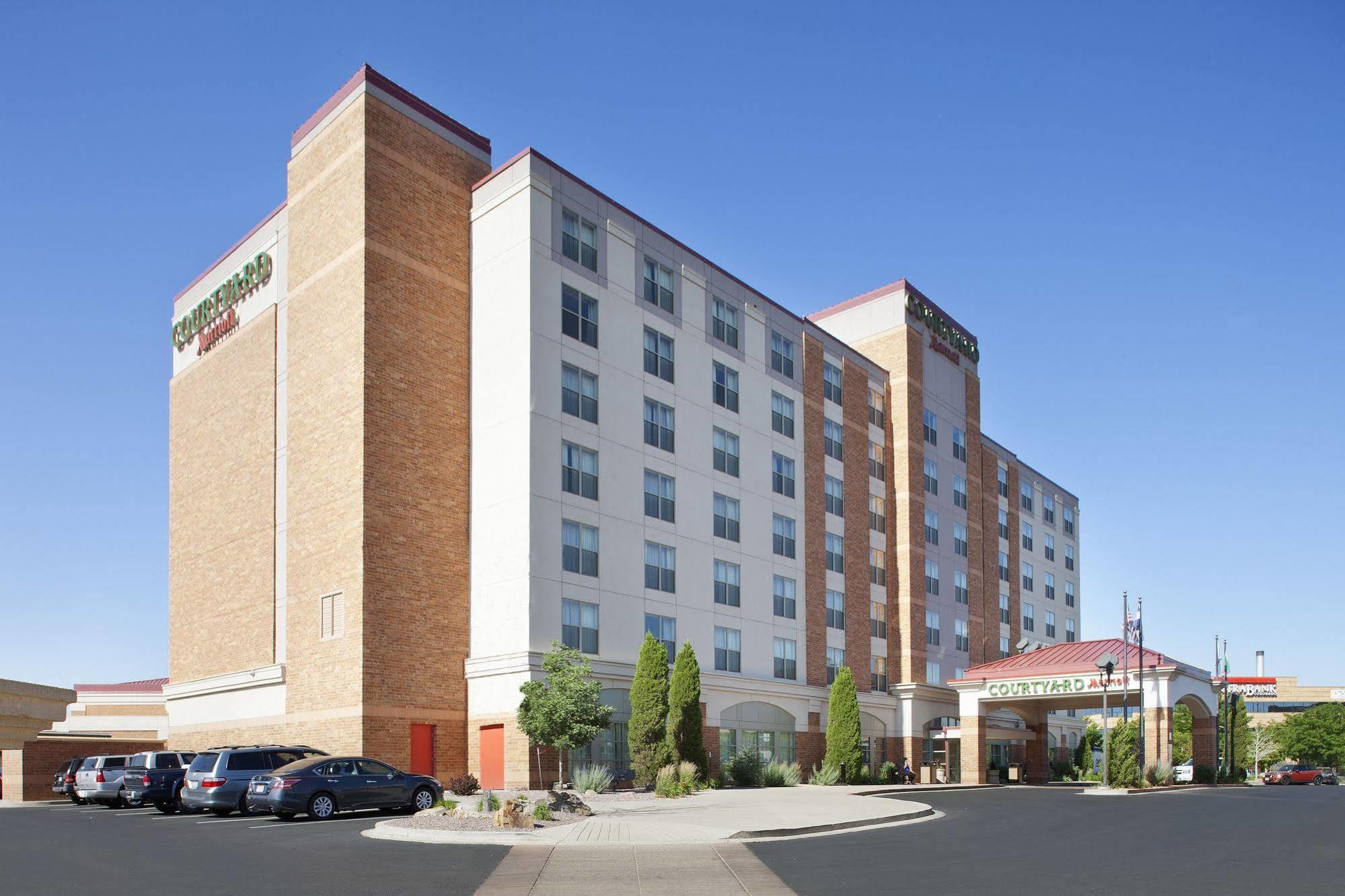 Courtyard By Marriott Pueblo Hotel Buitenkant foto